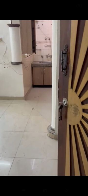 Room in 3 BHK Builder Floor at Rohini Sector 13 – for Rent