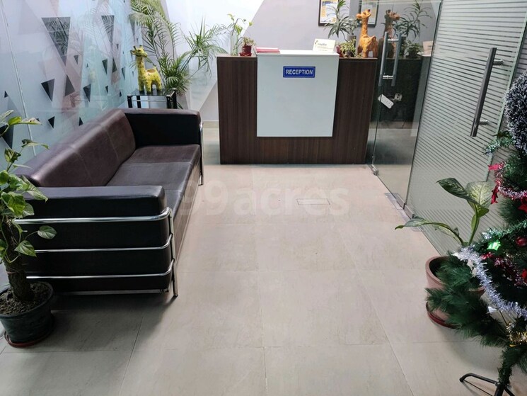 Balcony, sector 6 Commercial Office Space 2500 Sq.Ft. In Sector 6 Noida 9723123