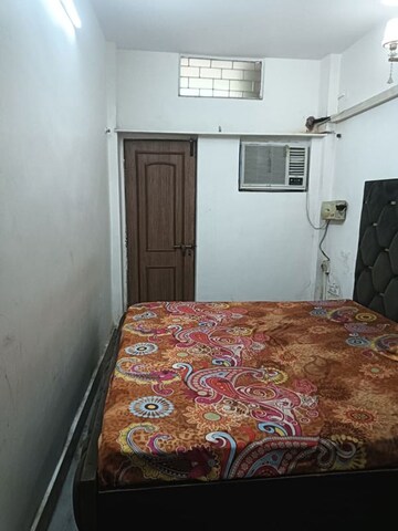 Bedroom in 3 BHK Builder Floor at Pitampura – for Rent