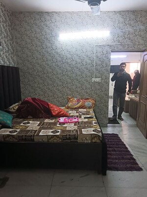 Bedroom in 3 BHK Builder Floor at Pitampura – for Rent
