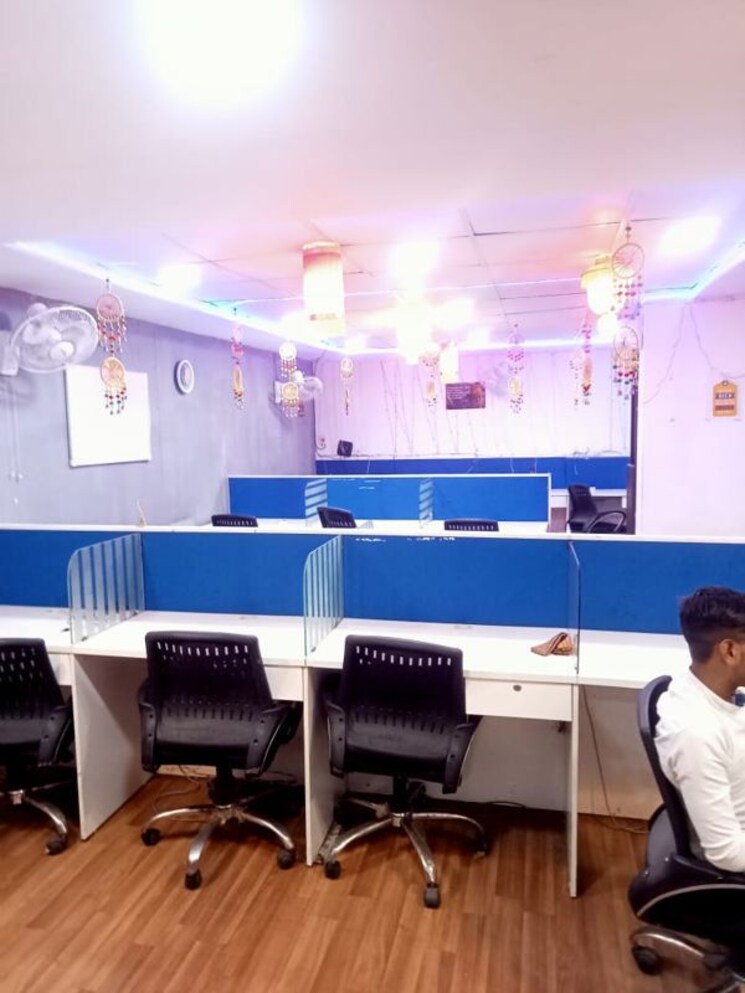 Team Area, sector 7 Commercial Office Space 1000 Sq.Ft. In Sector 7 Noida 9723138