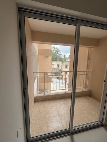 Room in 2 BHK Apartment at Laxmi Homes Yerwada, Yerawada – for Rent