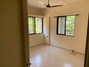 Bedroom in 2 BHK Apartment at Kothrud – for Rent