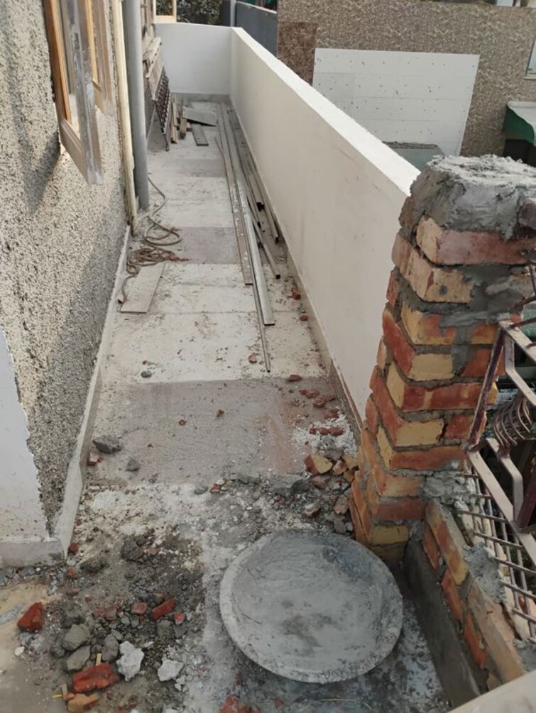 Balcony, shalimar bagh 2 Bedroom 800 Sq.Ft. Builder Floor In Shalimar Bagh Delhi 9723167