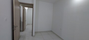 Room in 2.5 BHK Apartment at Nanded Kalashree, State Bank Nagar – for Rent