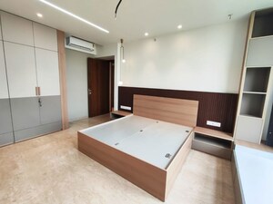 Room in 4 BHK Apartment at Hiranandani Lake Enclave Glendale, Thane West – for Sale