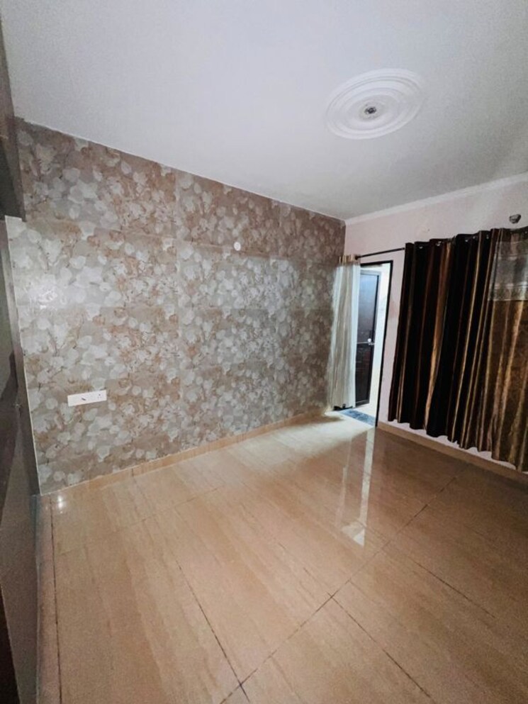 Room, dhakoli 3 Bedroom 150 Sq.Yd. Builder Floor In Dhakoli Zirakpur 9723209