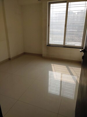 Room in 2 BHK Apartment at Lohia Unicus C Wing, Bavdhan – for Rent