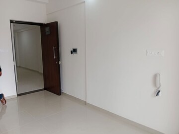 Room in 1 BHK Apartment at Duville Riverdale Suites, Kharadi – for Rent