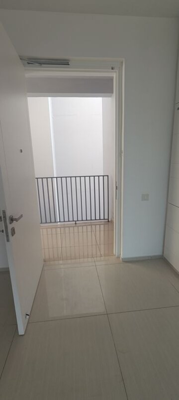 Room in 2 BHK Apartment at Ireo Skyon, Sector 60 – for Rent