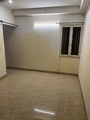 Room in 2 BHK Apartment at Gaur Yamuna City 16th Park View, Gaur Yamuna City – for Sale