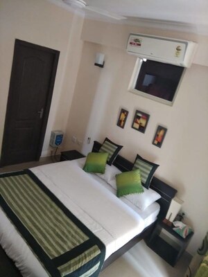 Furnished Amenities in 2 BHK Apartment at Gardenia Glory, Sector 46 – for Rent