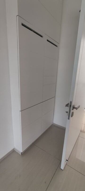 Bathroom in 3 BHK Apartment at Ireo Skyon, Sector 60 – for Rent