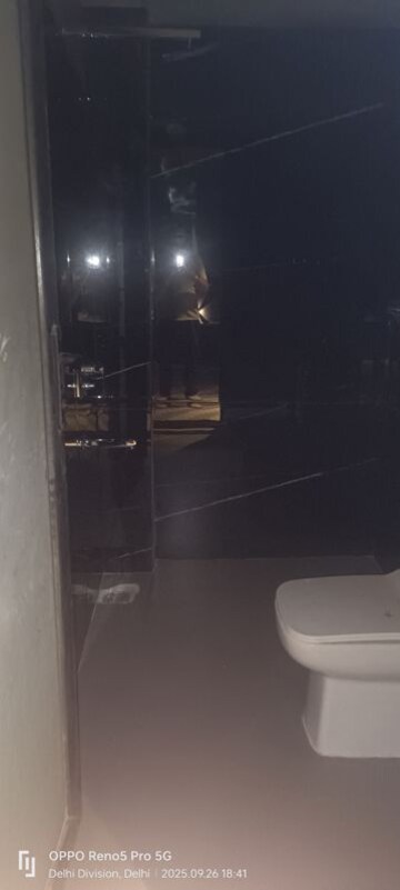 Furnished Amenities in 3 BHK Builder Floor at Janakpuri – for Sale