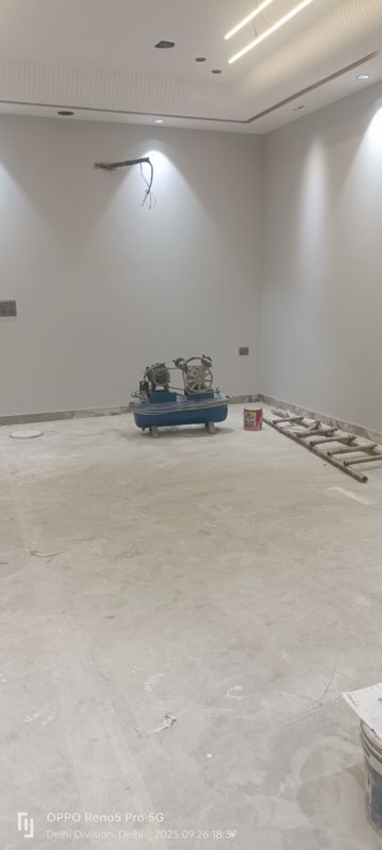 Hall, janakpuri 3 Bedroom 1350 Sq.Ft. Builder Floor In Janakpuri Delhi 9723261