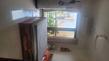 Furnished Amenities in 2 BHK Apartment at K Raheja Heights, Malad East – for Rent