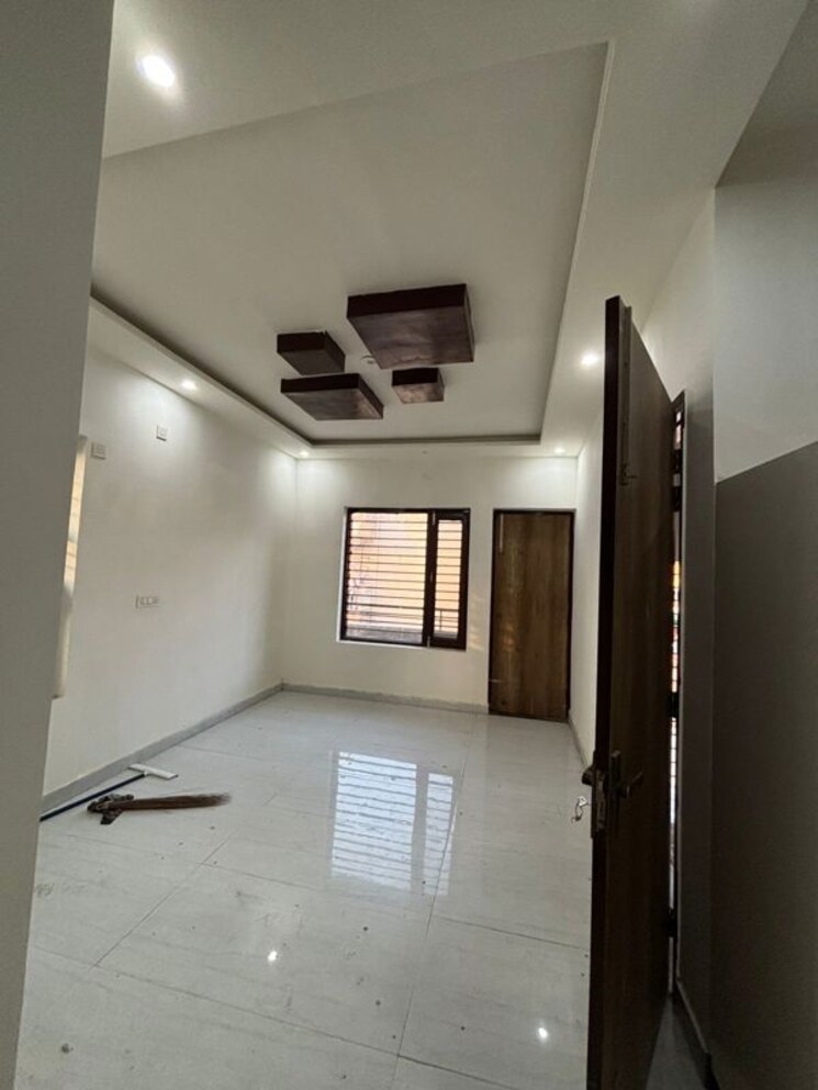 Room, dhakoli 3 Bedroom 150 Sq.Yd. Builder Floor In Dhakoli Zirakpur 9723300