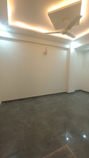 Room in 3 BHK Builder Floor at Vihaan Homes, Sector 1 Greater Noida – for Sale