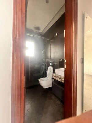 Bathroom in 1 BHK Builder Floor at Tulip Mall, Sector 46 – for Rent