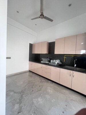 Kitchen in 1 BHK Builder Floor at Tulip Mall, Sector 46 – for Rent