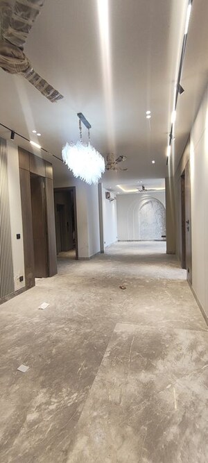 Bathroom in 4 BHK Builder Floor at Emaar MGF Emerald Hills, Sector 65 – for Sale