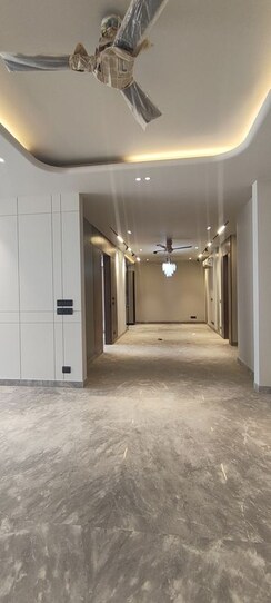 4 BHK + Pooja Room,Servant Room,Study Room,Extra Room Builder Floor For Sale in Emaar MGF Emerald Hills