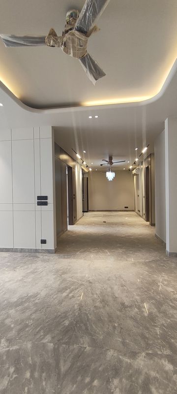 4 BHK + Pooja Room,Servant Room,Study Room,Extra Room Builder Floor For Sale in Emaar MGF Emerald Hills