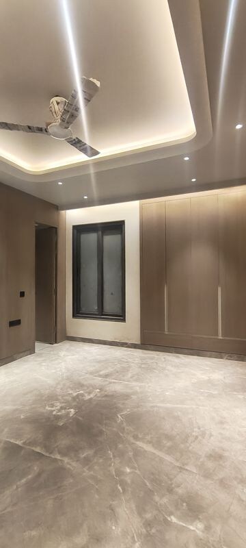 Room in 4 BHK Builder Floor at Emaar MGF Emerald Hills, Sector 65 – for Sale