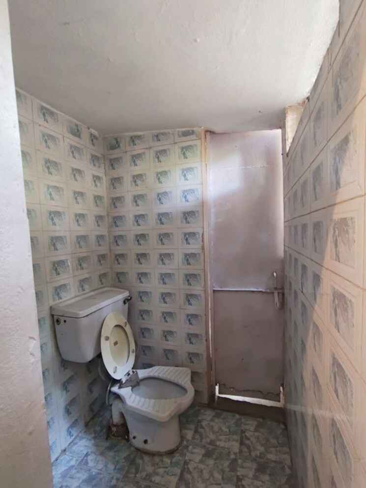 Bathroom, shivalik colony 3 Bedroom 1800 Sq.Ft. Builder Floor In Shivalik Colony Delhi 9723375