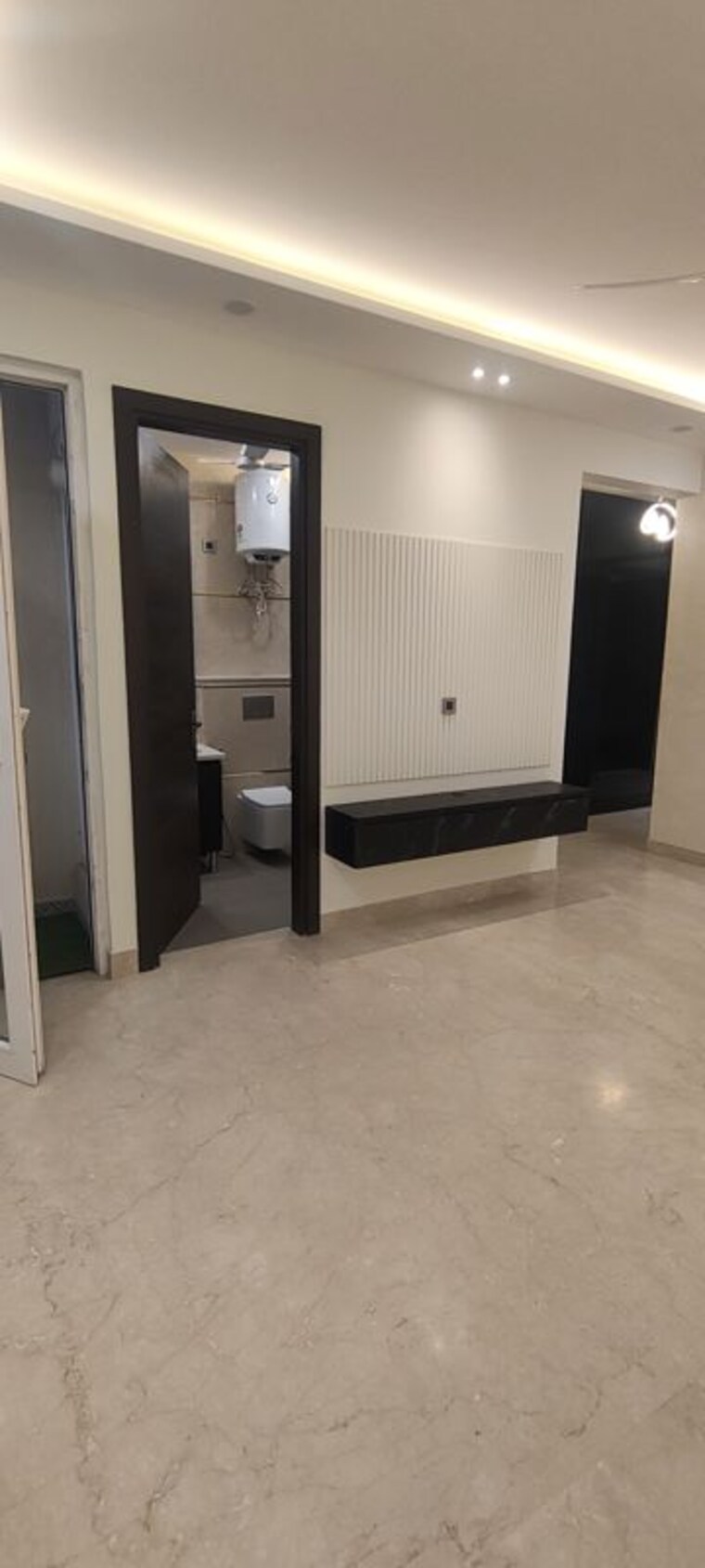 Room, emaar-marbella 3.5 Bedroom 267 Sq.Yd. Builder Floor In Sector 66 Gurgaon 9723382