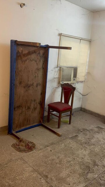 Room in 2 BHK Apartment at Kalkaji – for Sale