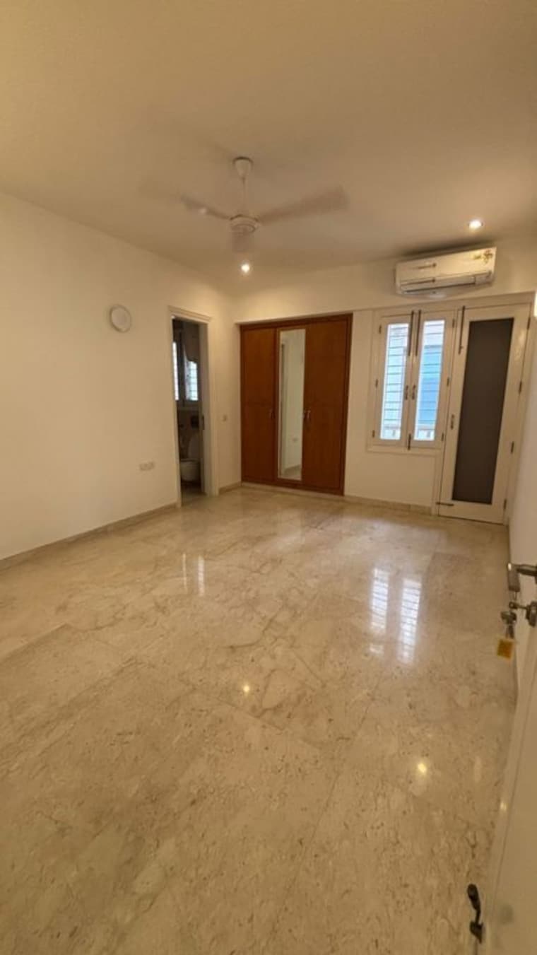 Room, hauz khas 4 Bedroom 5000 Sq.Ft. Apartment In Hauz Khas Delhi 9723393