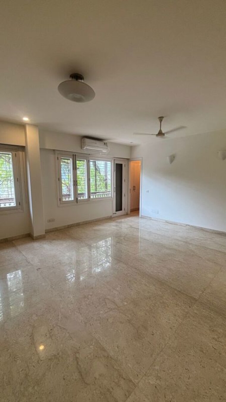 Room, hauz khas 4 Bedroom 5000 Sq.Ft. Apartment In Hauz Khas Delhi 9723393