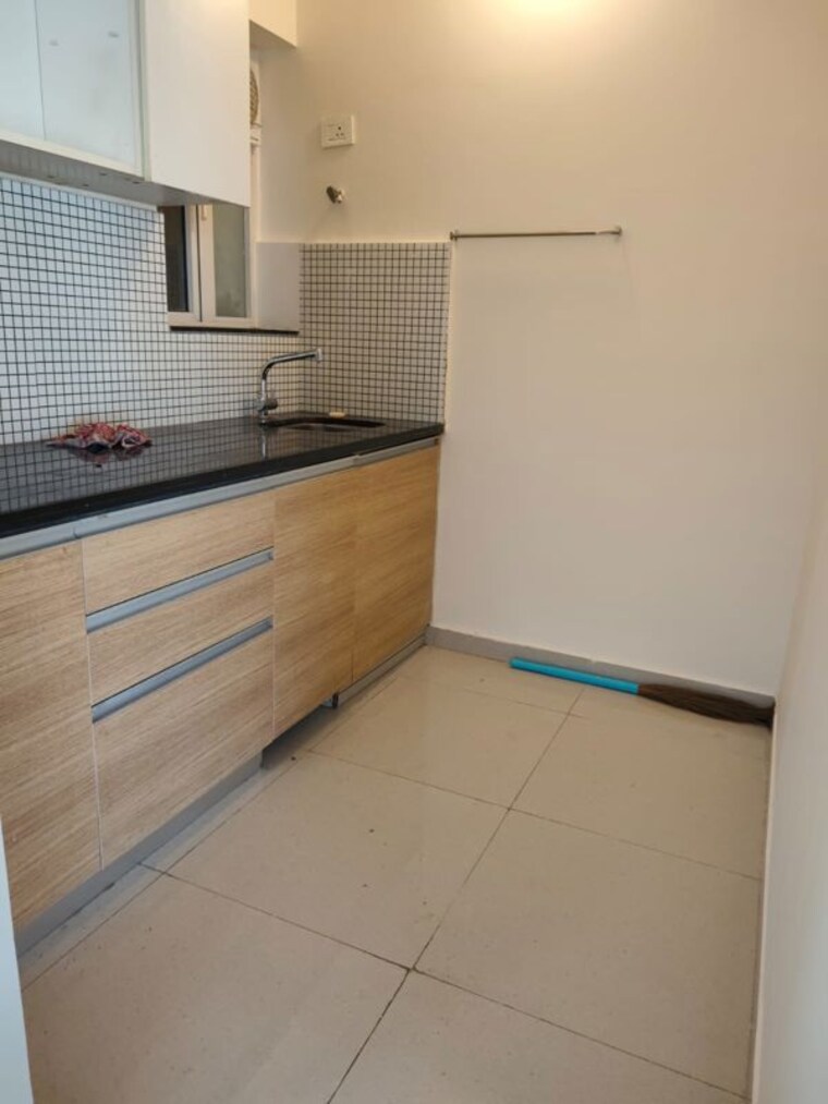 Room, omkar-signet 1 Bedroom 350 Sq.Ft. Apartment In Malad East Mumbai 9723403