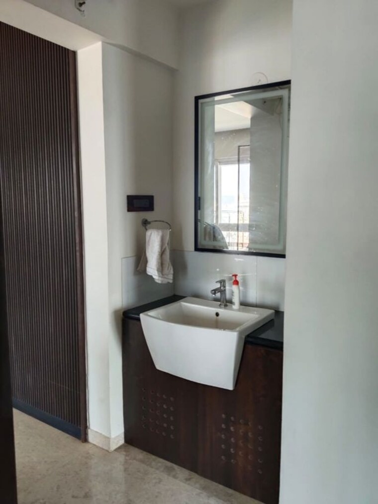 Bathroom, goel-ganga-liviano 3 Bedroom 1369 Sq.Ft. Apartment In Kharadi Pune 9723339