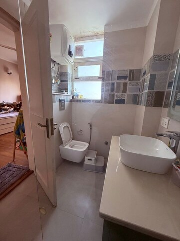 Bathroom in 3 BHK Builder Floor at Ardee City, Sector 52 – for Rent