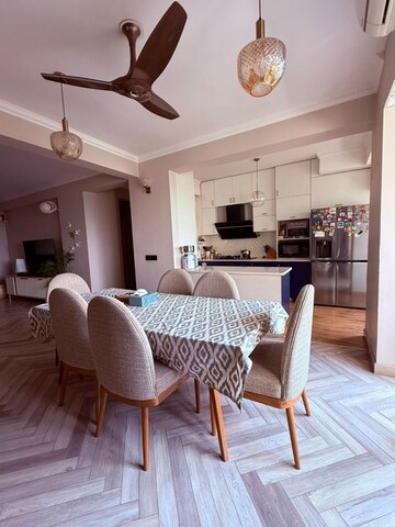 Bedroom in 3 BHK Builder Floor at Ardee City, Sector 52 – for Rent