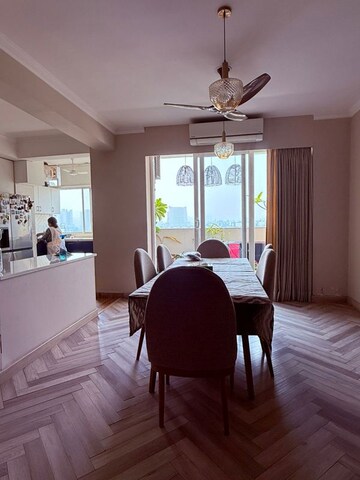 Bedroom in 3 BHK Builder Floor at Ardee City, Sector 52 – for Rent