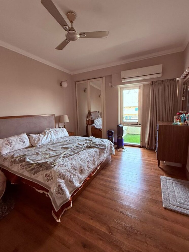 Bedroom, ardee-city 3 Bedroom 1800 Sq.Ft. Builder Floor In Sector 52 Gurgaon 9723424