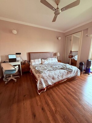 Bedroom in 3 BHK Builder Floor at Ardee City, Sector 52 – for Rent