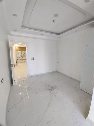 Room in 3 BHK Builder Floor at Gms Road – for Sale