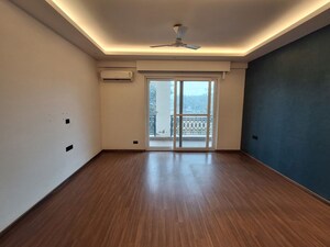 Room in 4 BHK Builder Floor at Heritage Homes, Sector 9 – for Rent