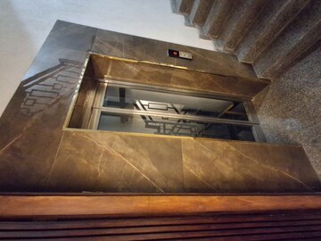 Furnished Amenities in 4 BHK Builder Floor at Heritage Homes, Sector 9 – for Rent