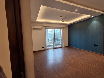 Room in 4 BHK Builder Floor at Heritage Homes, Sector 9 – for Rent