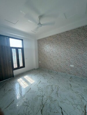 Room in 4 BHK Builder Floor at Heritage Homes, Sector 9 – for Rent