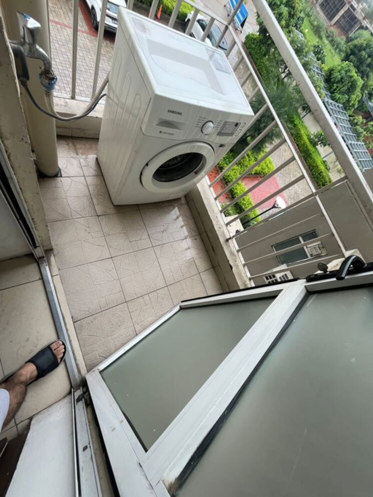 Balcony, international airport road 2 Bedroom 900 Sq.Ft. Apartment In International Airport Road Zirakpur 9723441