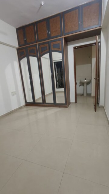 Room in 3 BHK Apartment at Neelkanth Palms, Kapur Bawdi – for Rent