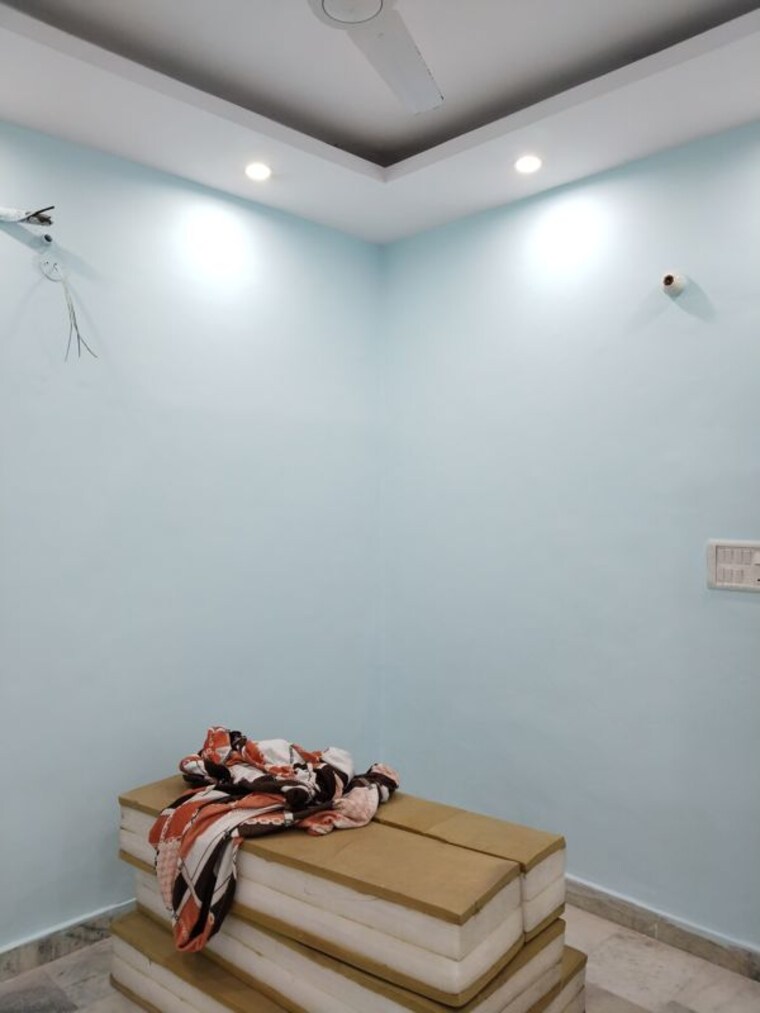 Room, khirki extension 2 Bedroom 850 Sq.Ft. Apartment In Khirki Extension Delhi 9723459