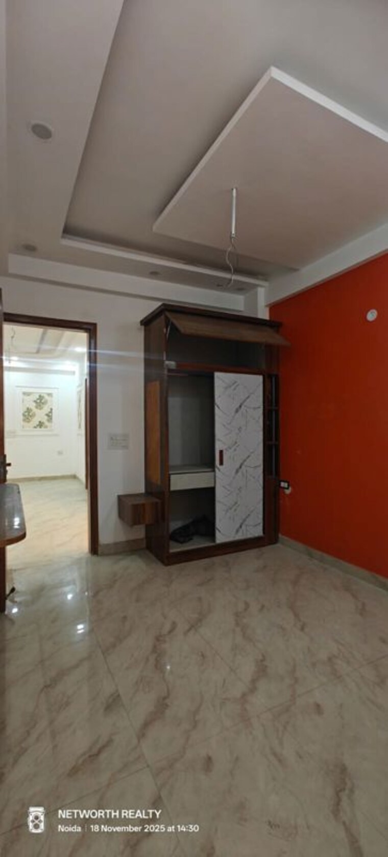 Room, sector 73 2 Bedroom 1000 Sq.Ft. Builder Floor In Sector 73 Noida 9723470