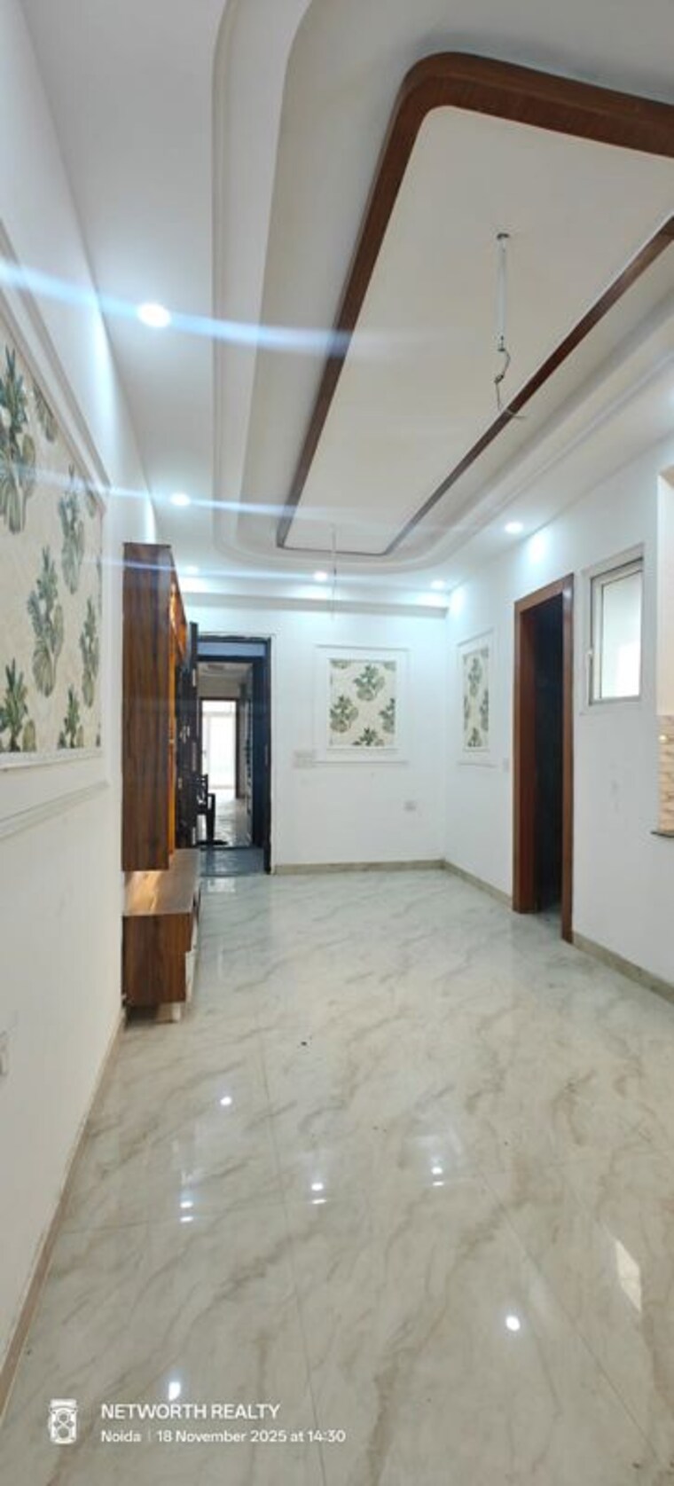 Room, sector 73 2 Bedroom 1000 Sq.Ft. Builder Floor In Sector 73 Noida 9723470